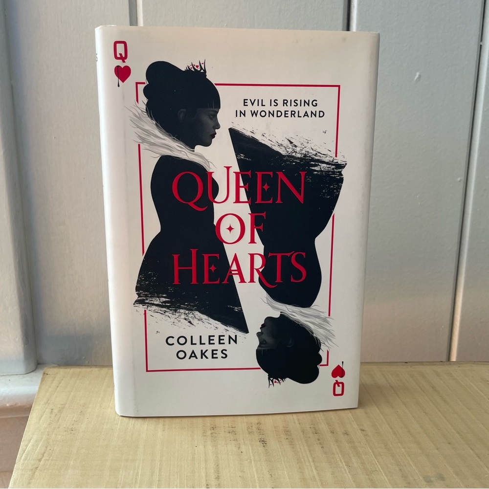 $15 SALE Queen of Hearts Twisted Fairytale Dark Origin Story Villain Hardcover - Picture 11 of 11